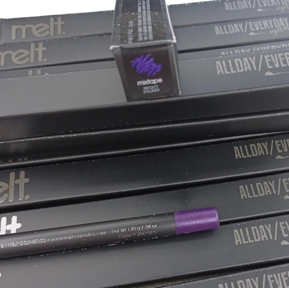 SET of 4 MELT Reflect Eyeliner Makeup 1.20g/0.40oz 2 BLUE 2 PURPLE